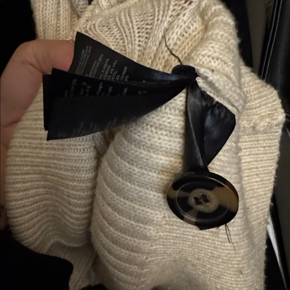 H&M knit cardigan - Picture 3 of 3